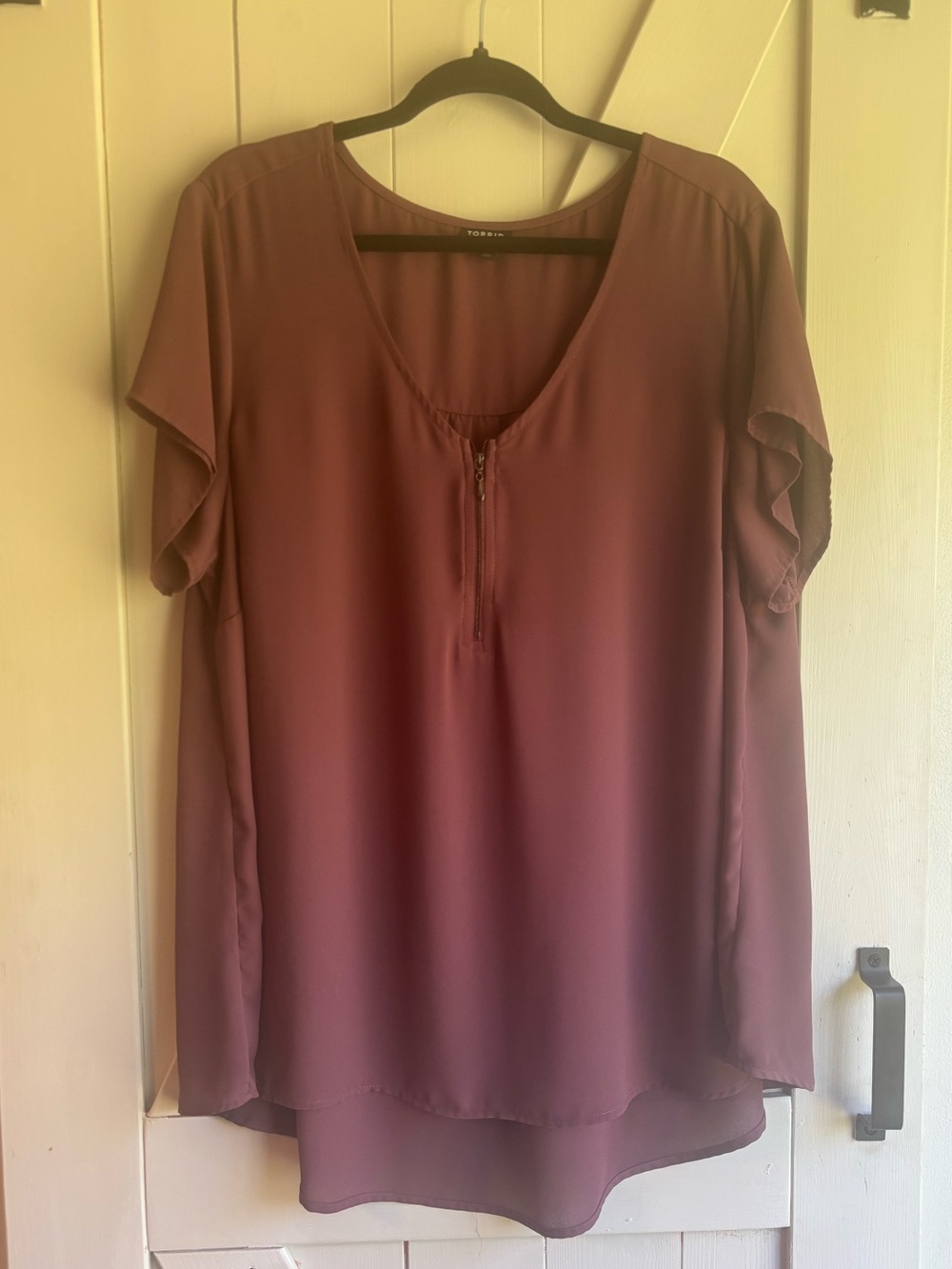 Torrid Mauve Short Sleeve Zip Front Blouse - Size 2